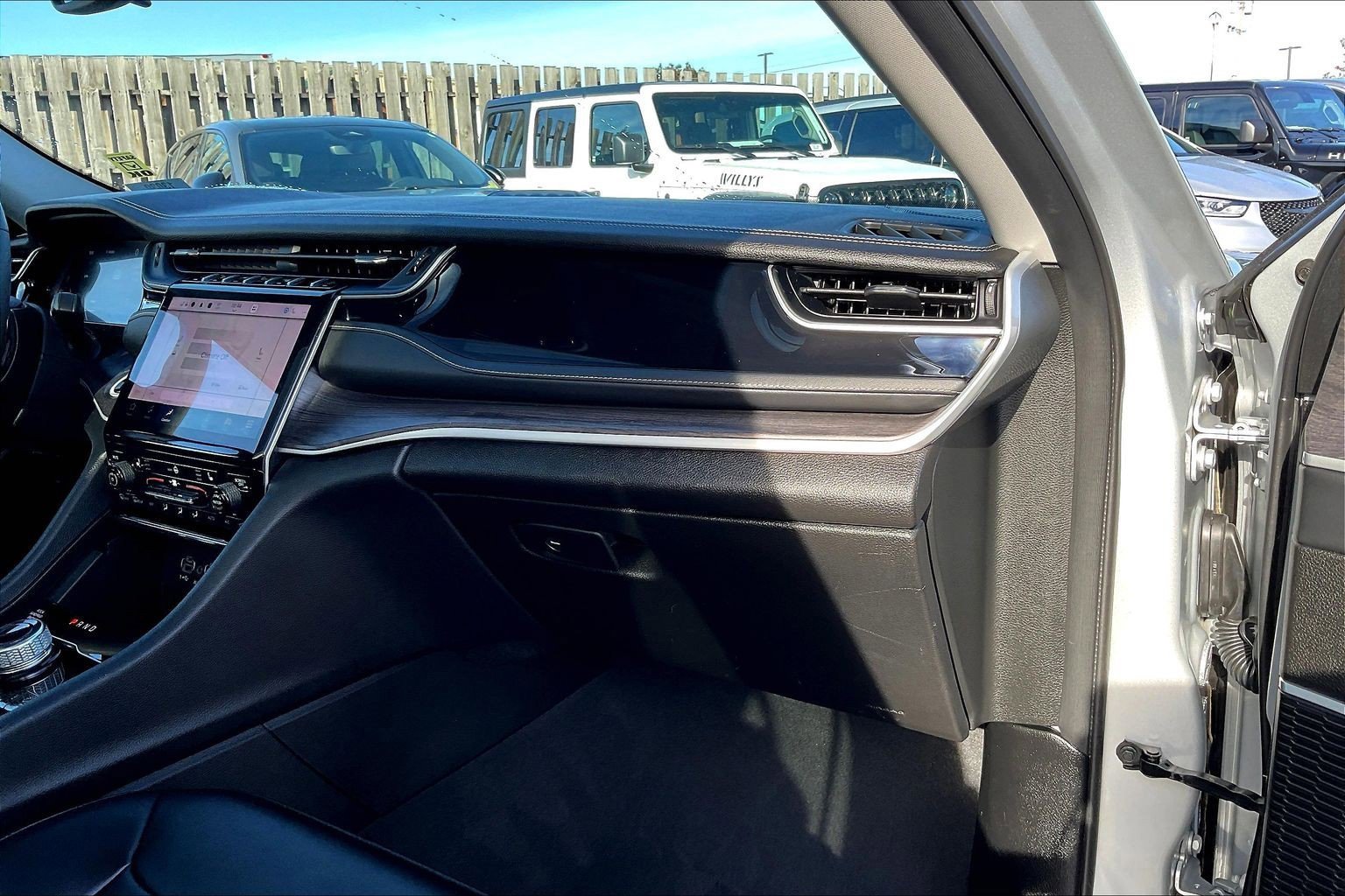 Used 2024 Jeep Grand Cherokee Limited 4xe image 16