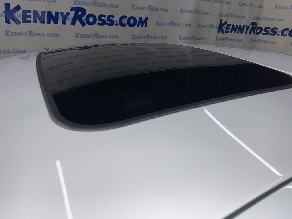 Used 2015 Jaguar XF Sport image 12