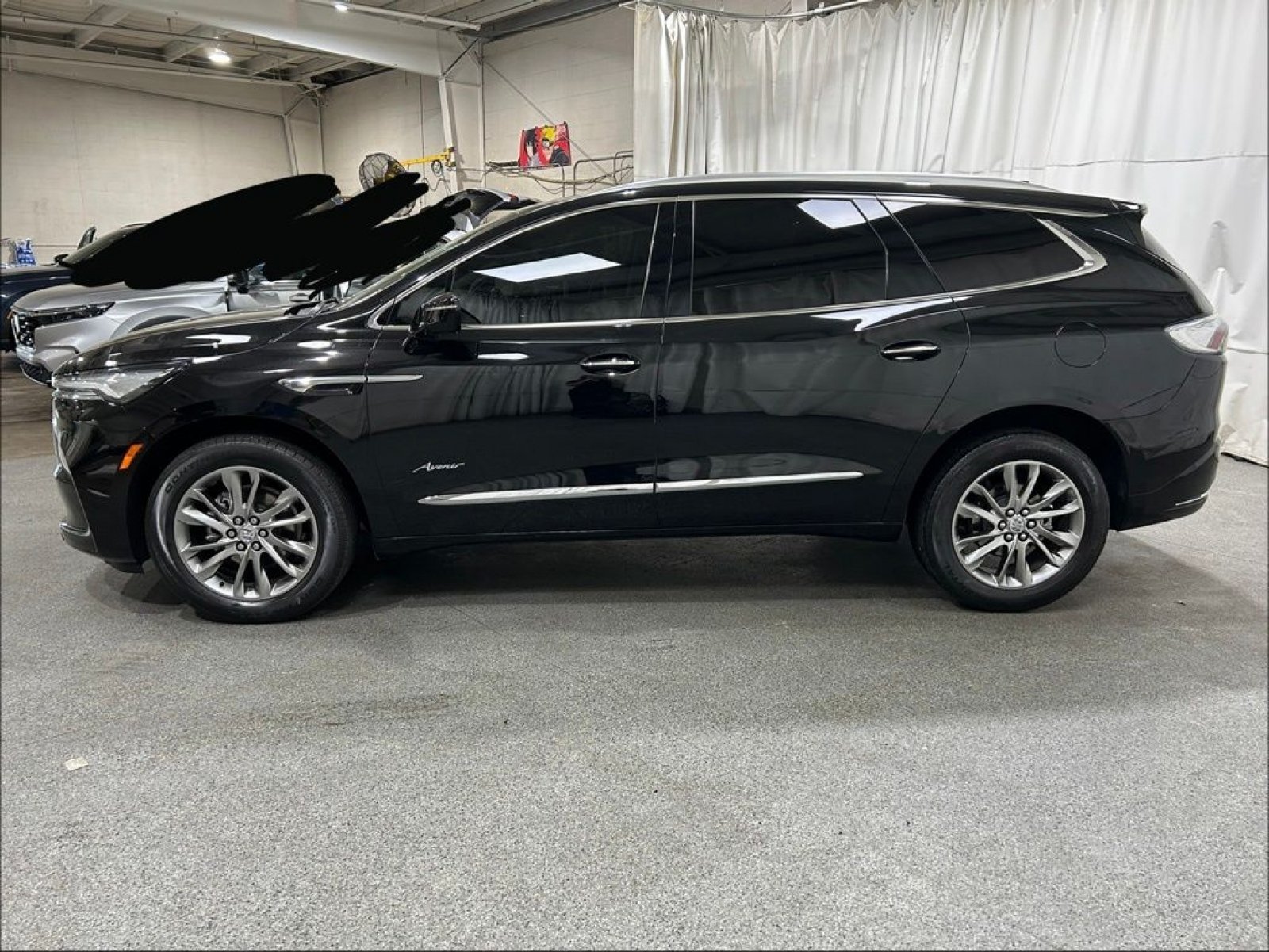 Used 2024 Buick Enclave Avenir w/ Avenir Technology Package FWD image 6