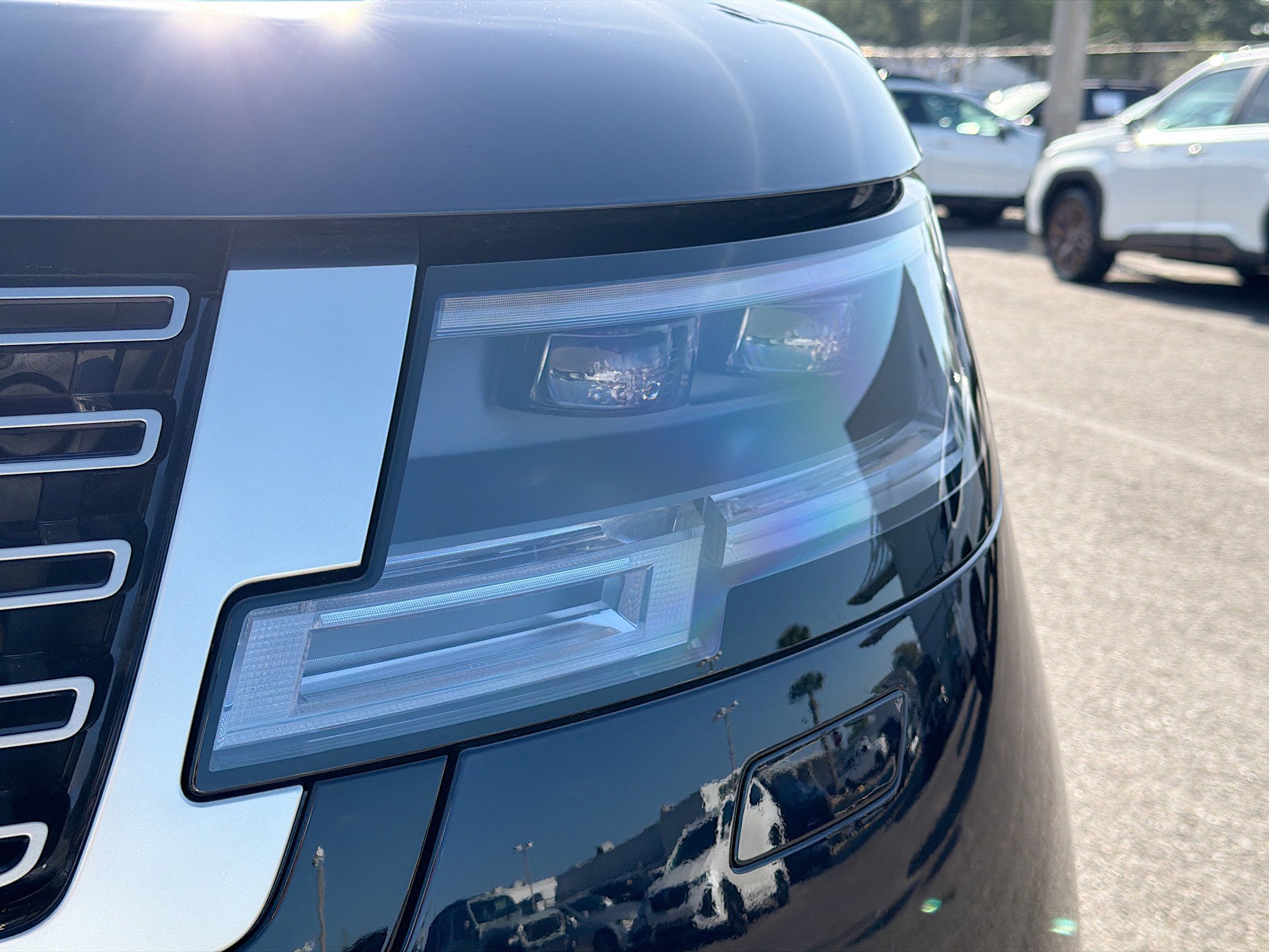 New 2026 Land Rover Range Rover SE image 9