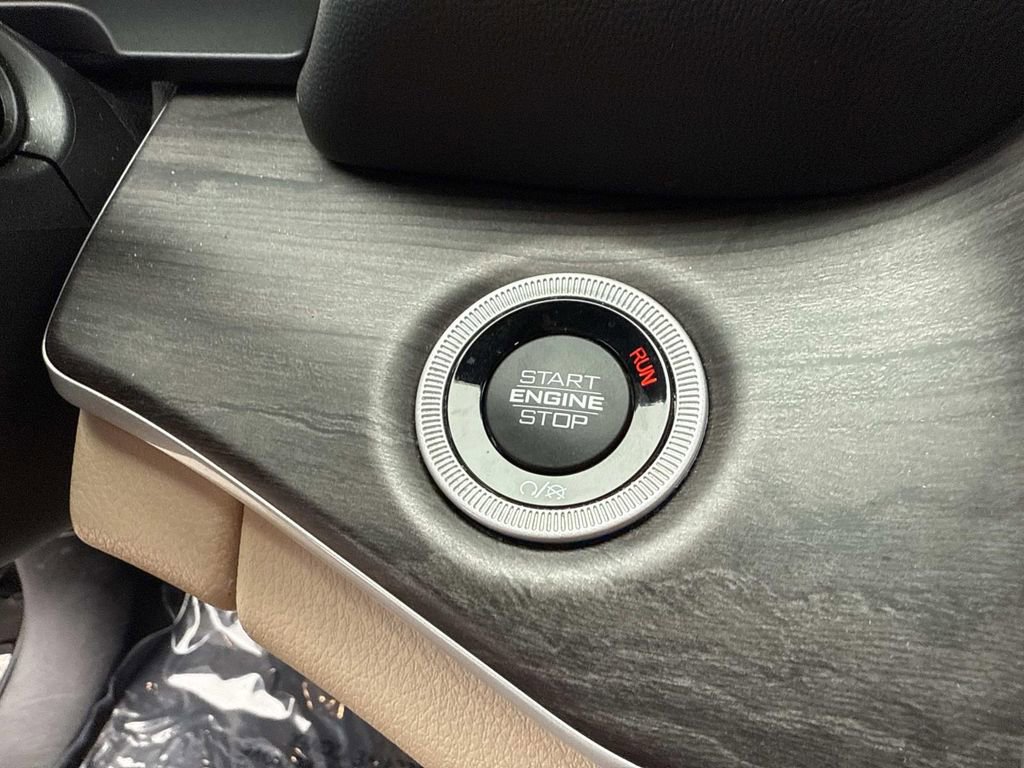 Used 2023 Jeep Grand Cherokee L Limited w/ Luxury Tech Group II image 36