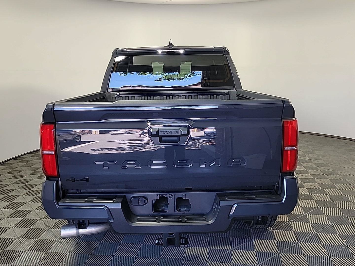 Used 2025 Toyota Tacoma TRD Sport AWD/4WD image 5