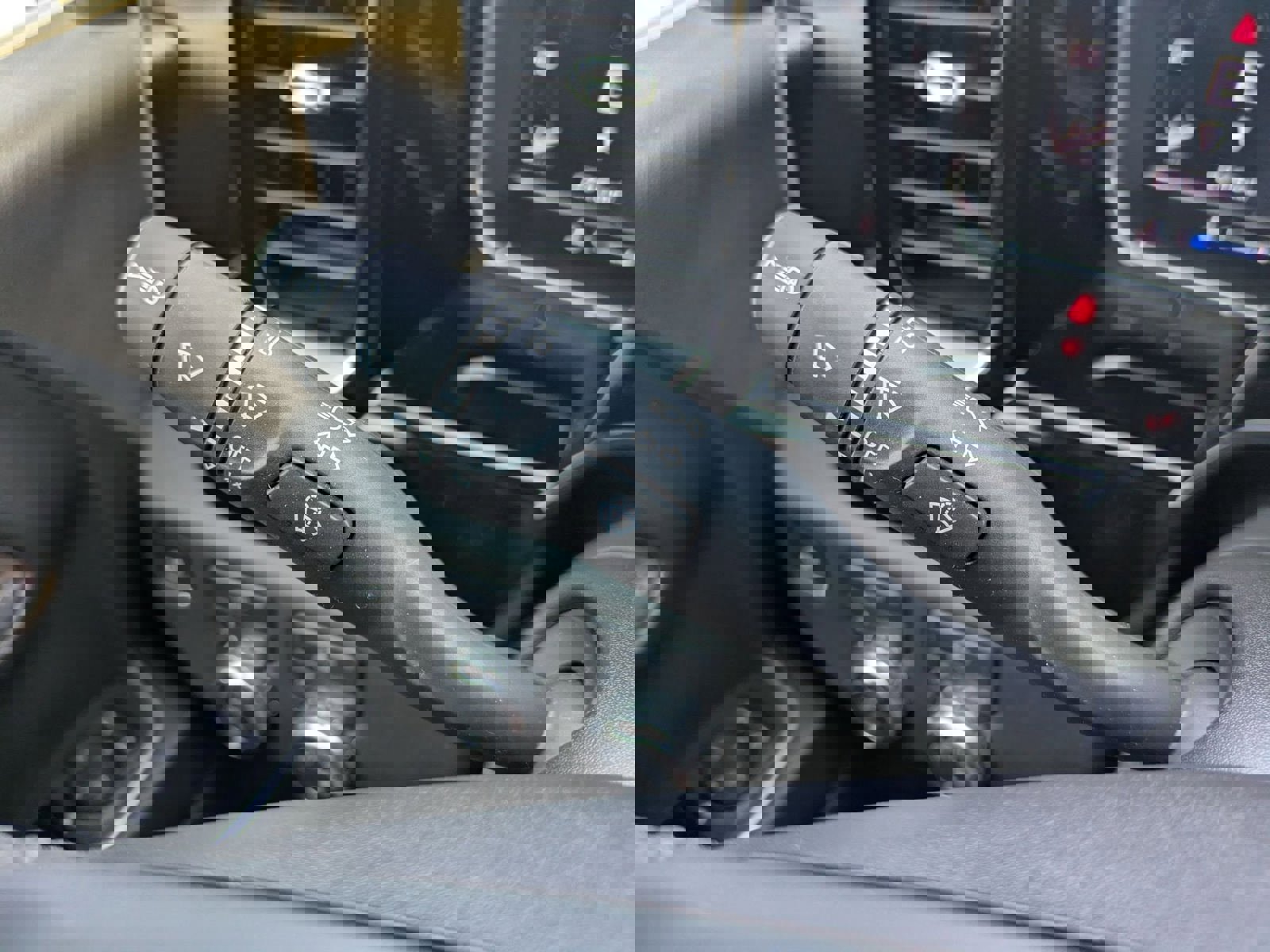 New 2024 GMC Sierra 1500 SLE w/ Preferred Package image 15