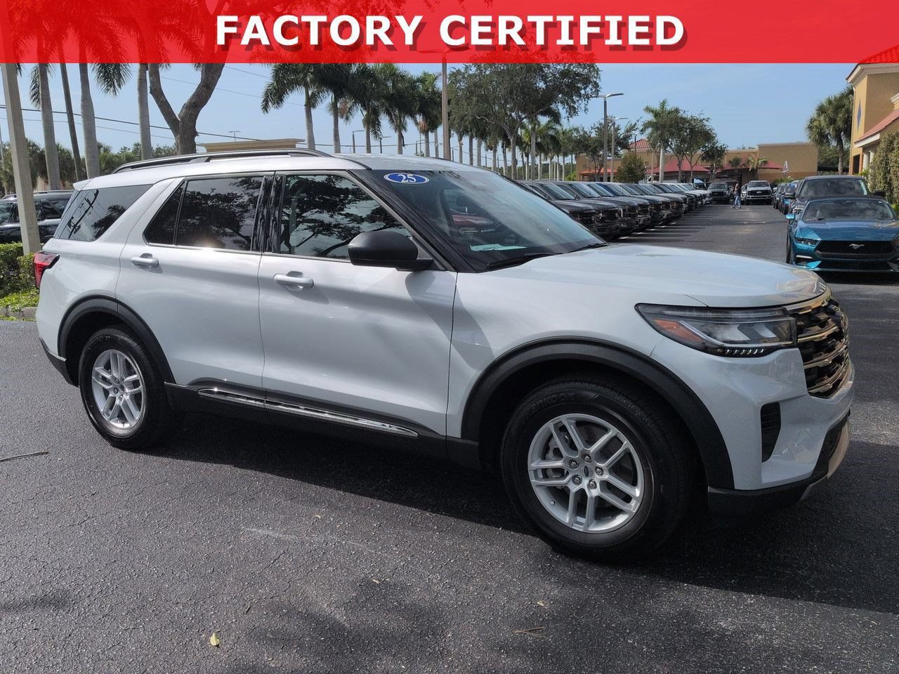 Certified 2025 Ford Explorer Active RWD image 2