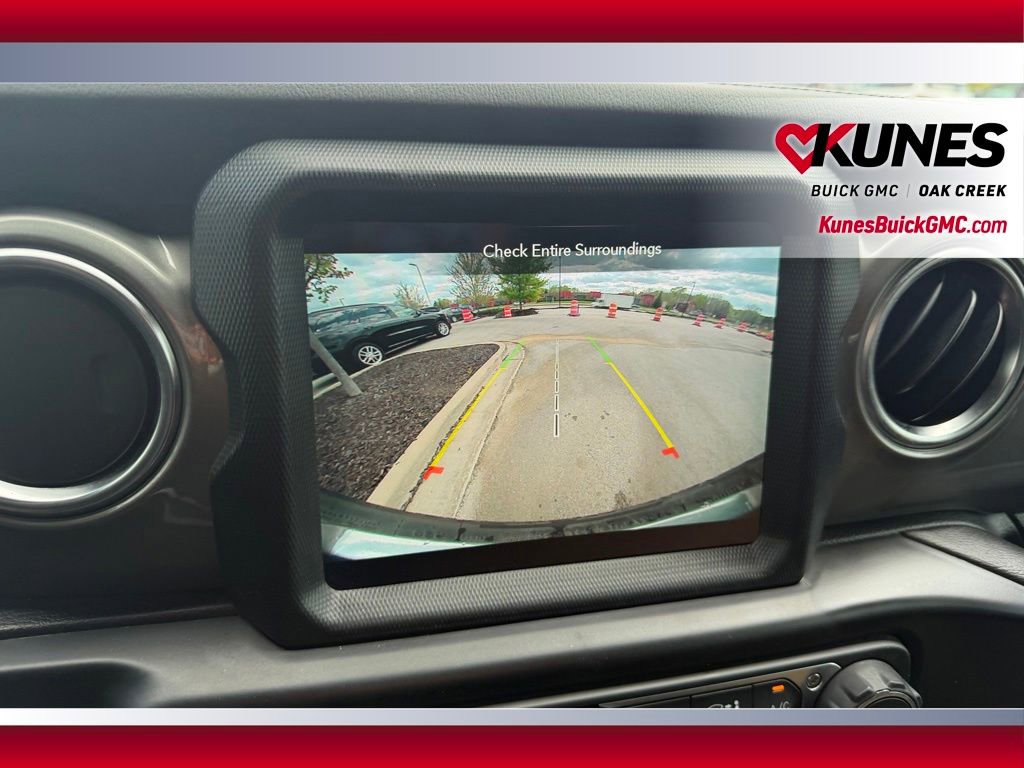 Used 2021 Jeep Wrangler Unlimited Sahara w/ Uconnect 4C Nav & Sound Group AWD/4WD image 22