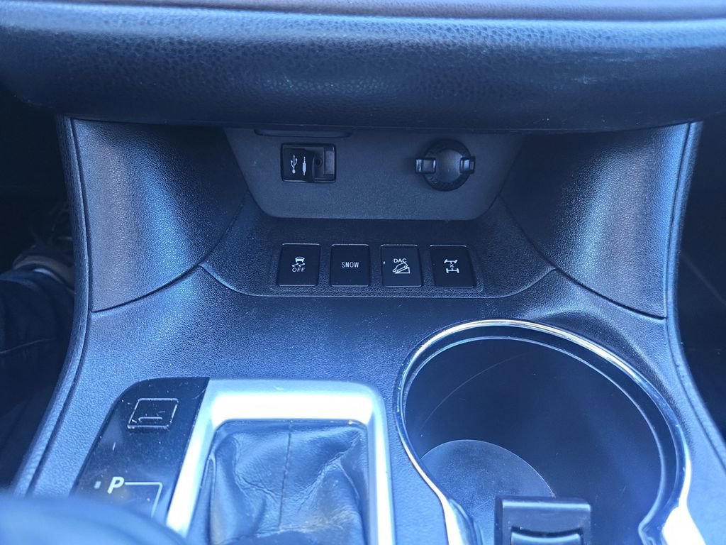 Used 2014 Toyota Highlander Plus image 25