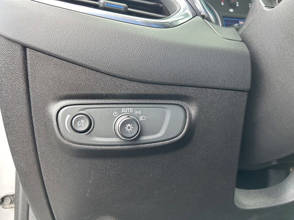 Used 2019 Chevrolet Equinox LT FWD image 24