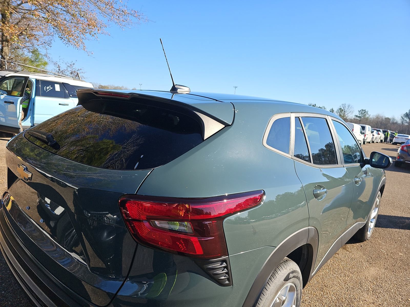 Used 2025 Chevrolet Trax LS w/ LS Convenience Package image 5