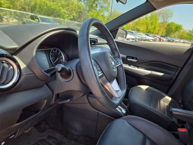 Used 2020 Nissan Kicks SR w/ SR Premium Package FWD image 23