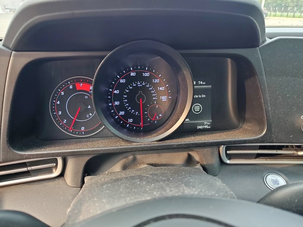 Used 2022 Hyundai Elantra SEL FWD image 8