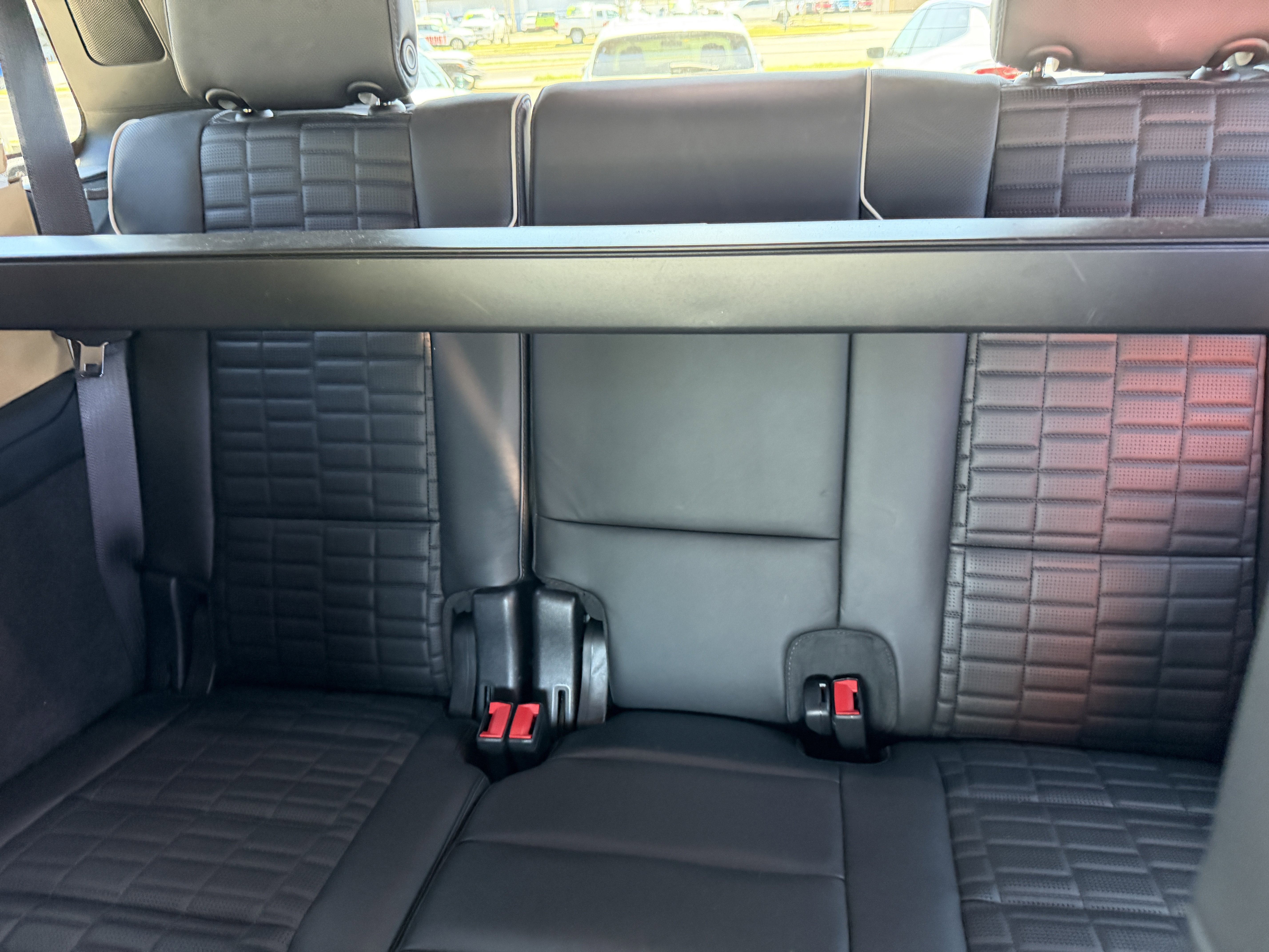 Certified 2022 Cadillac Escalade Premium Luxury Platinum w/ LPO, Radiant Package image 16