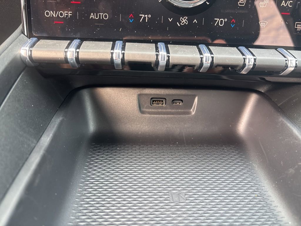 New 2026 GMC Terrain Denali w/ LPO, Floor Liner Package image 33