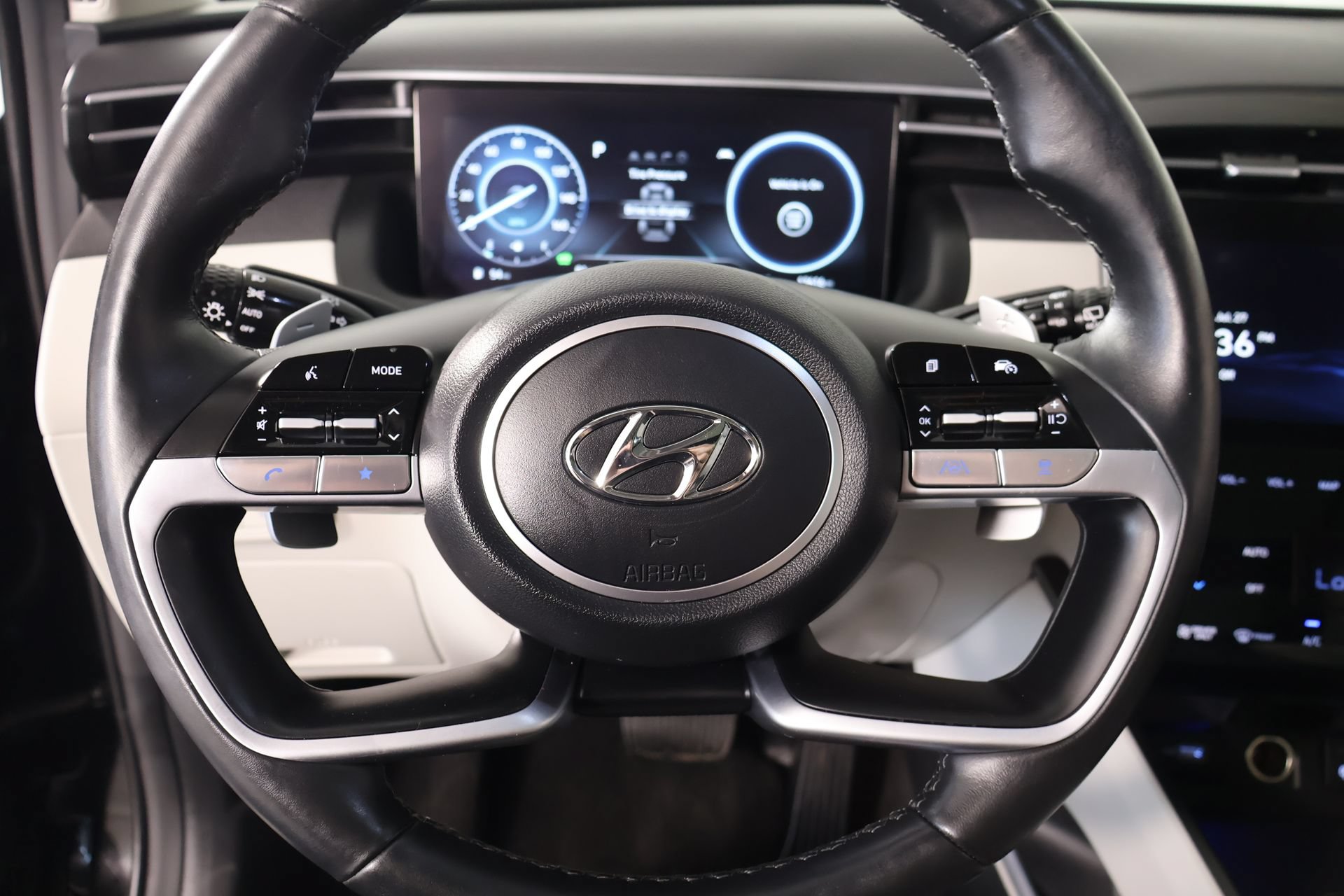 Certified 2024 Hyundai Tucson Limited AWD/4WD image 3