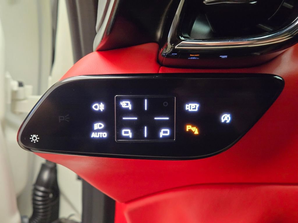 Used 2024 Ferrari Roma RWD image 40