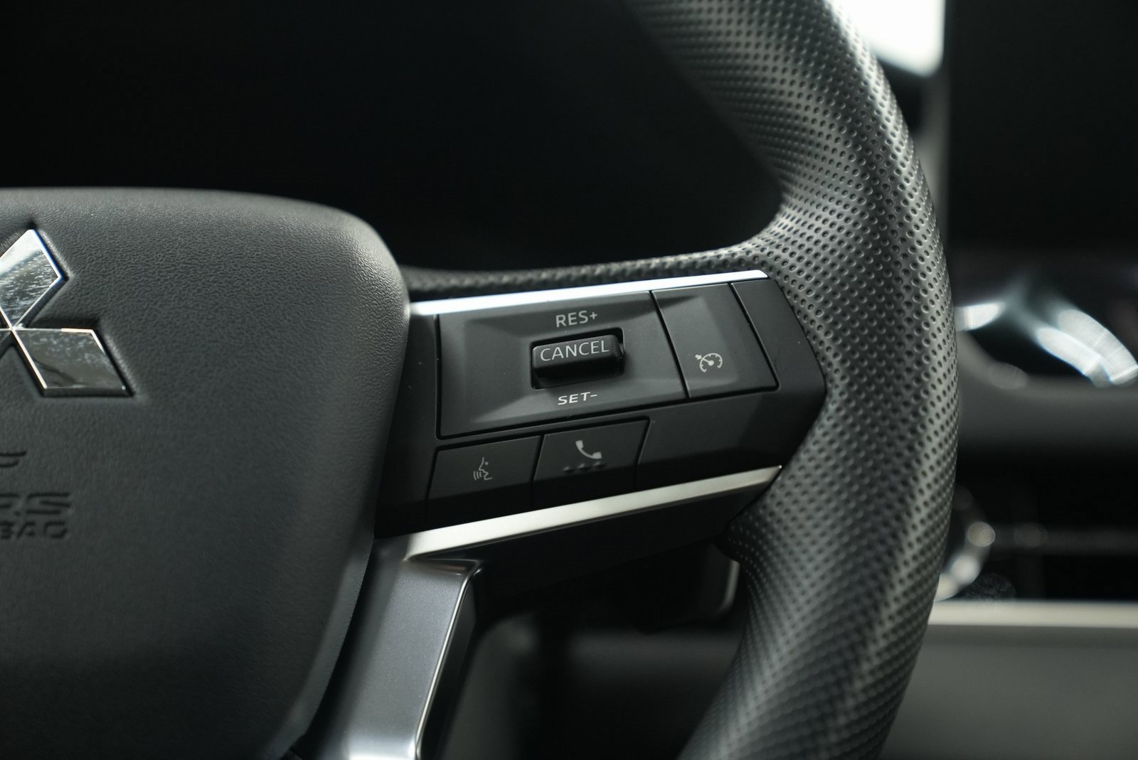 Used 2025 Mitsubishi Outlander ES image 23