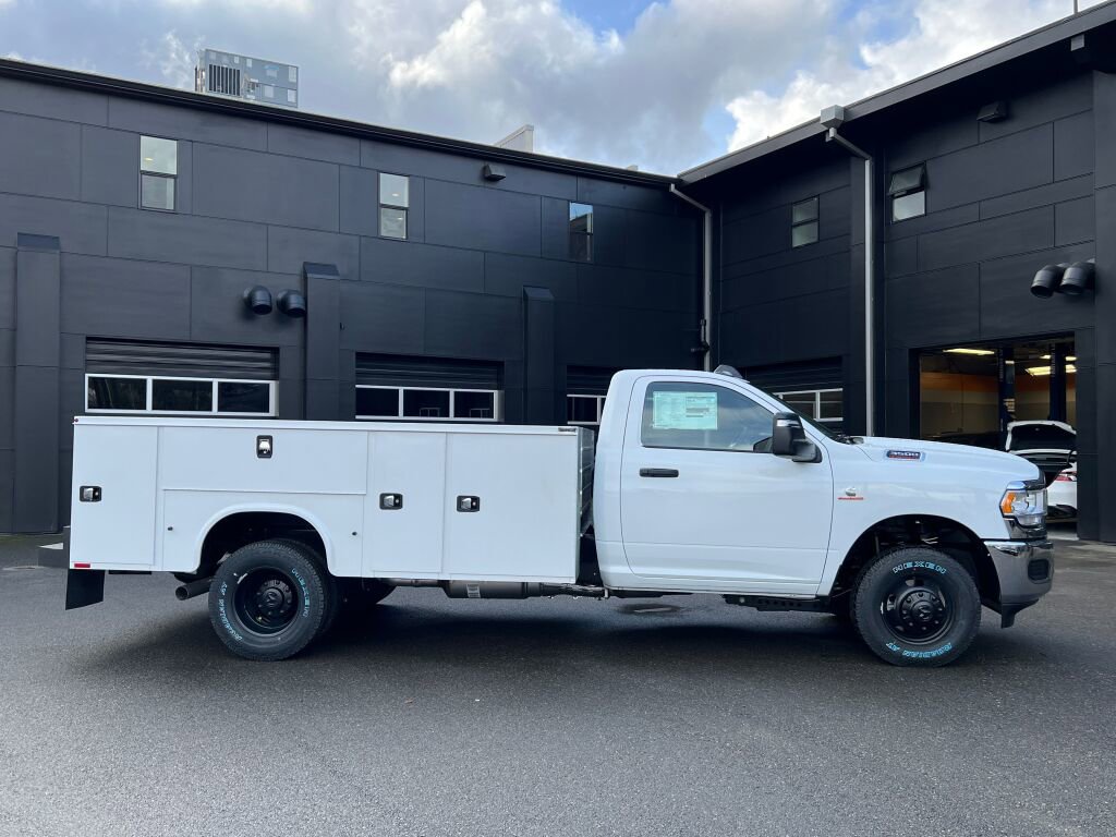 New 2024 RAM 3500 Tradesman image 3