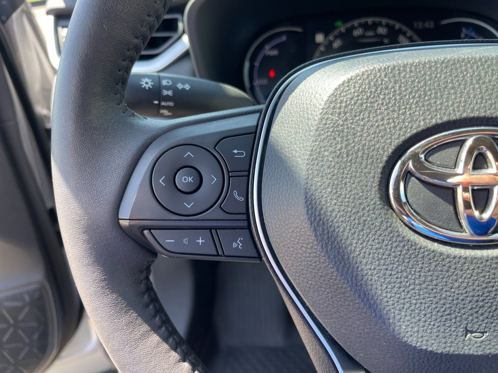 Used 2024 Toyota RAV4 XSE w/ Weather Package AWD/4WD image 27