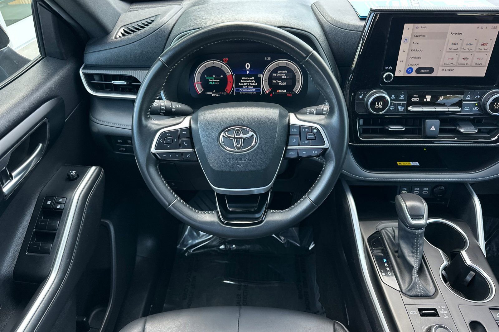 Used 2025 Toyota Highlander XSE image 17