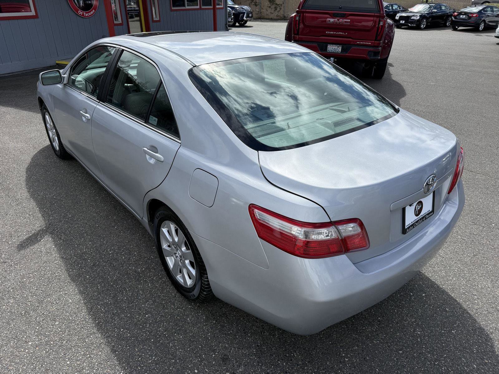 Used 2009 Toyota Camry XLE image 12