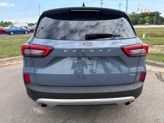 Used 2025 Ford Escape SE FWD image 4