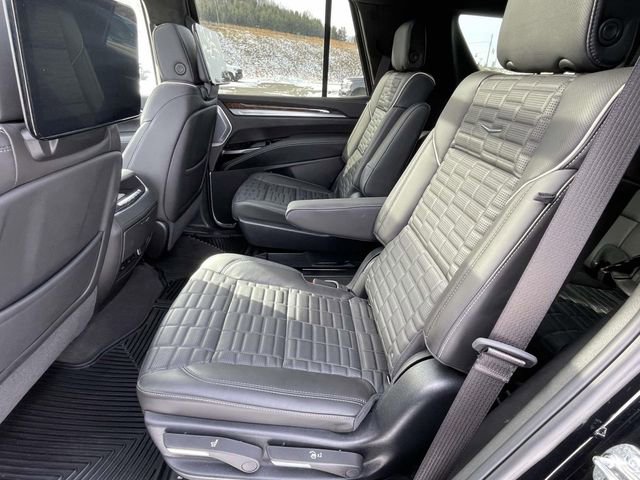 Used 2025 Cadillac Escalade Sport Platinum image 12