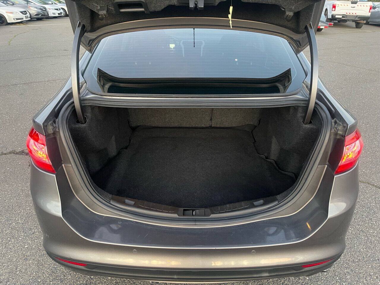Used 2014 Ford Fusion SE FWD image 20