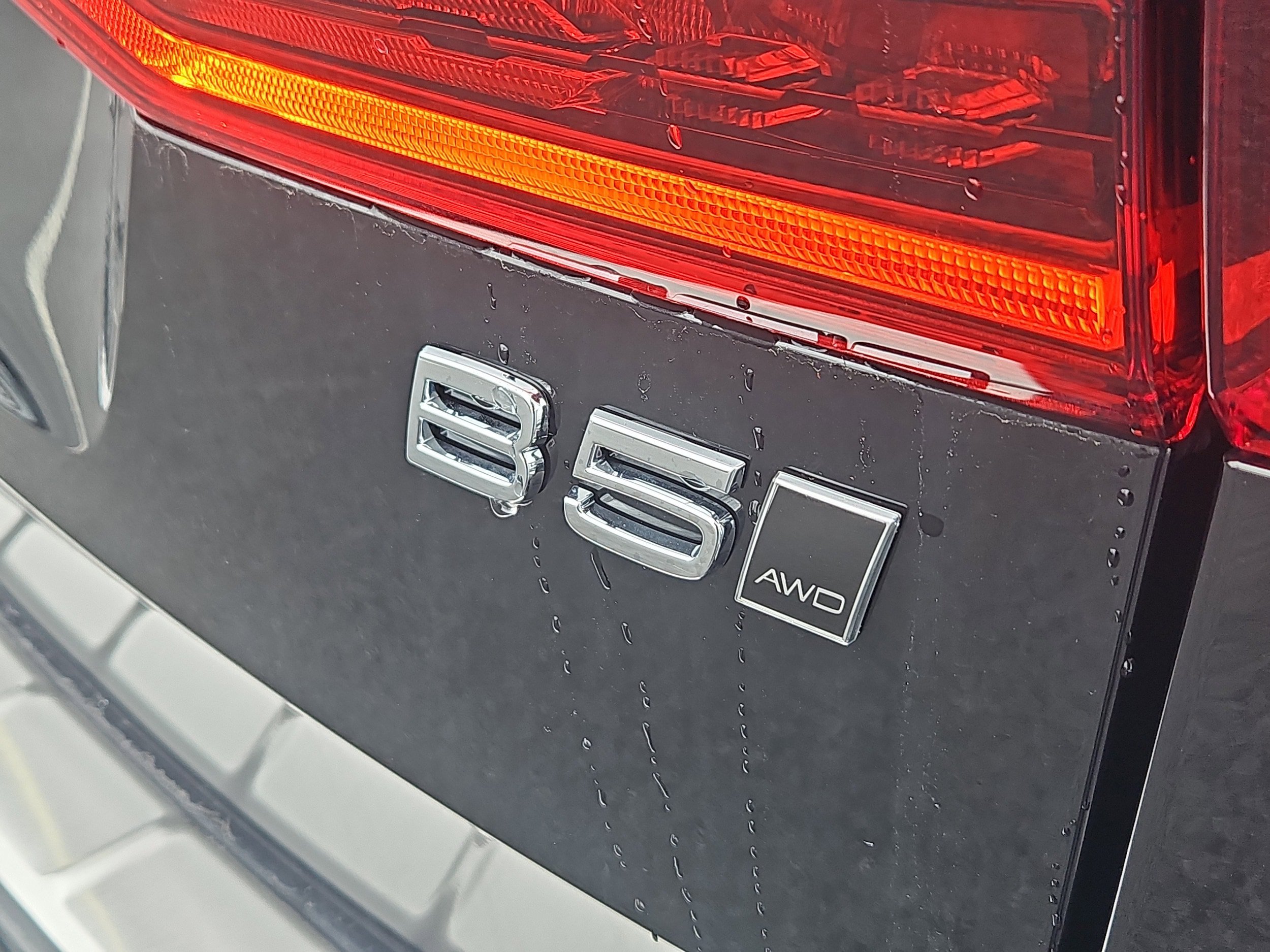 New 2026 Volvo XC60 B5 Plus w/ Protection Package Premier AWD/4WD image 4