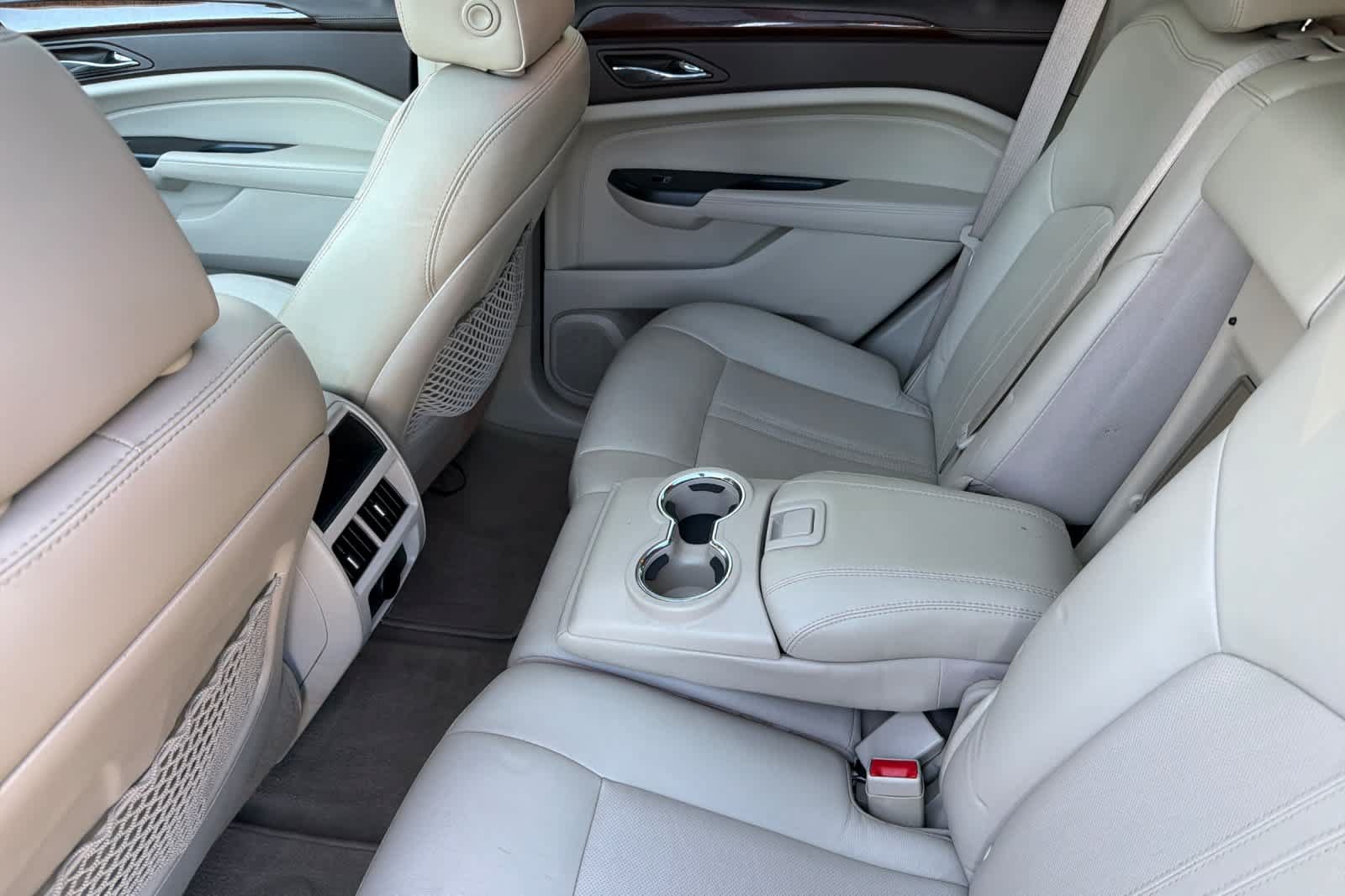 Used 2016 Cadillac SRX Luxury AWD/4WD image 4