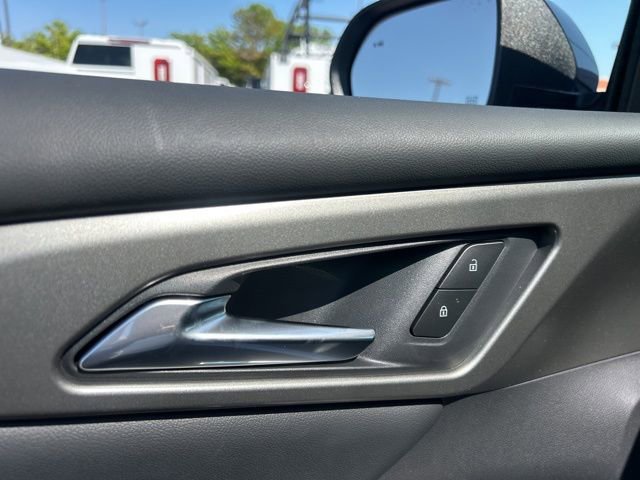 New 2026 Chevrolet Traverse LT w/ Sun and Wheel Package FWD image 12