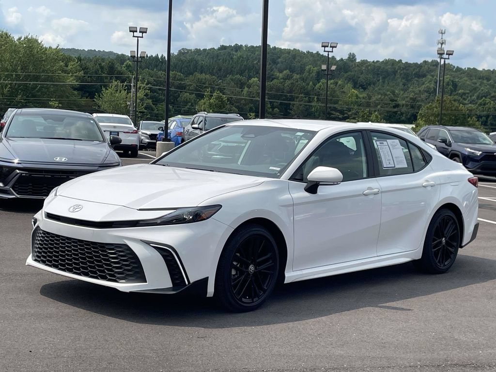 Used 2026 Toyota Camry SE FWD image 7