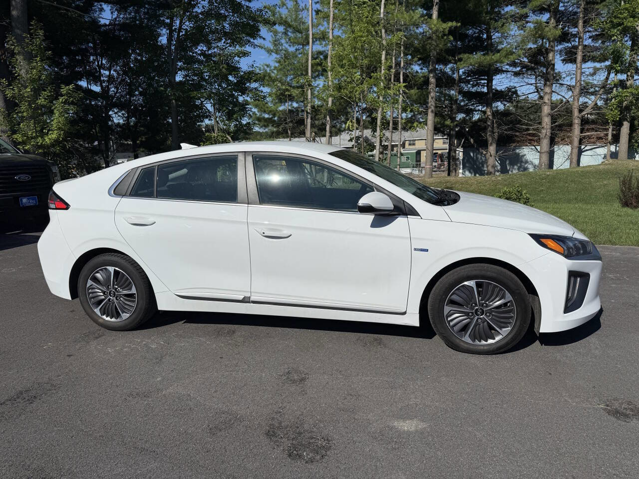 Used 2020 Hyundai Ioniq SEL image 5