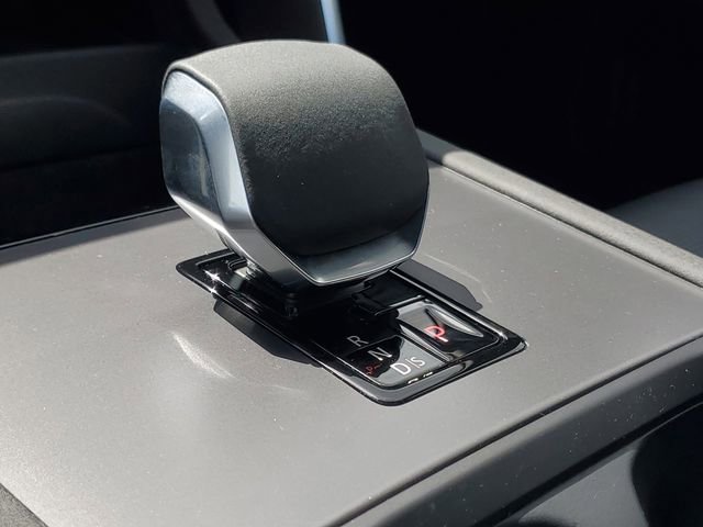 Certified 2025 Land Rover Discovery Sport Dynamic SE image 34