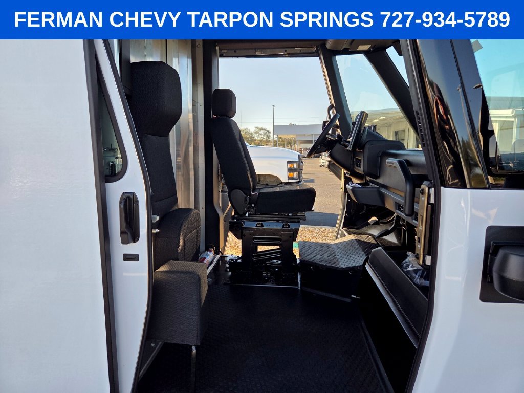 New 2025 Chevrolet Brightdrop 400 w/ Power Door Package AWD/4WD image 12