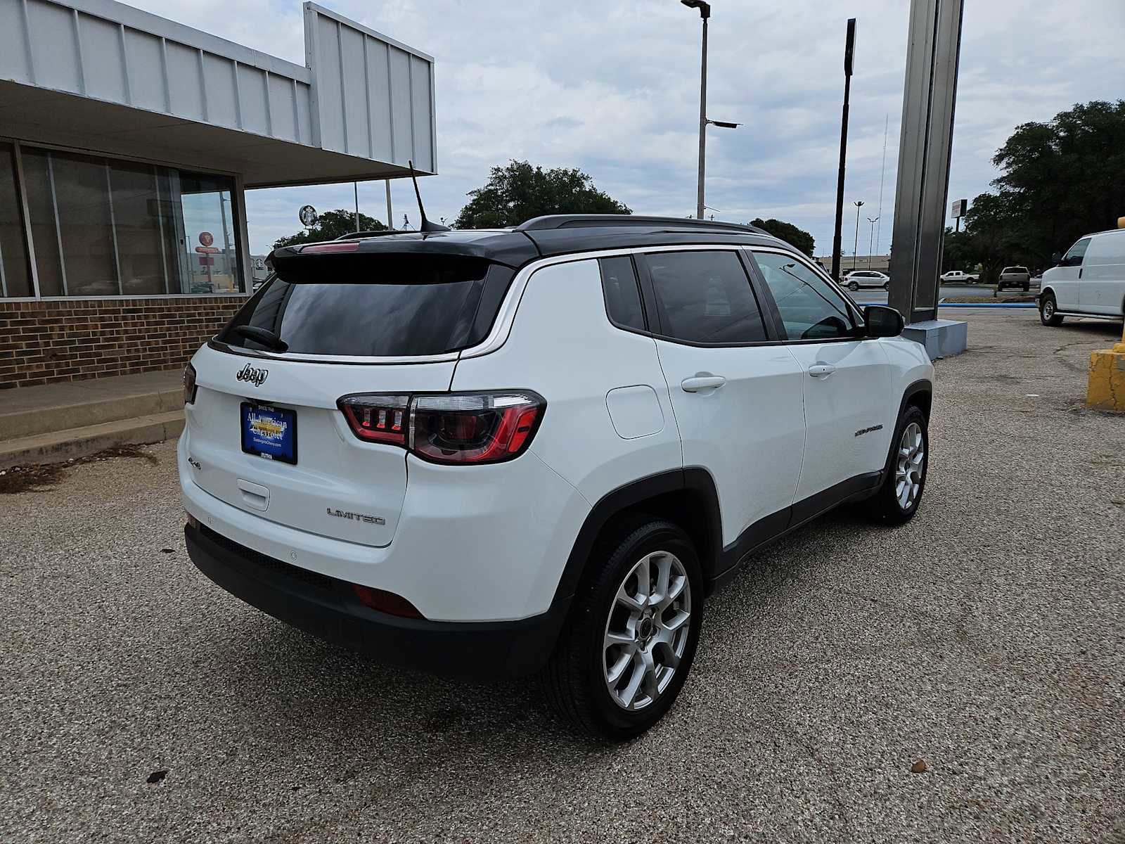 Used 2025 Jeep Compass Limited AWD/4WD image 8