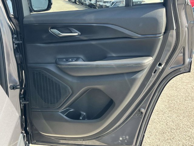 Used 2023 Jeep Grand Cherokee Altitude AWD/4WD image 24