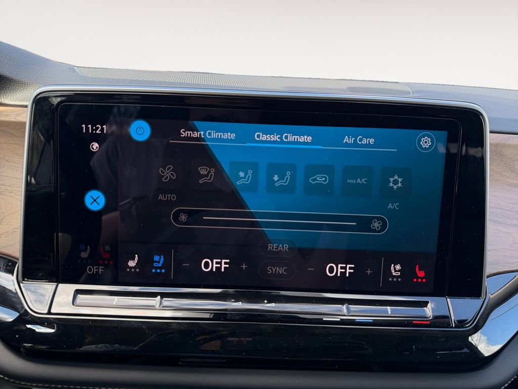 Used 2025 Volkswagen Atlas SE image 10