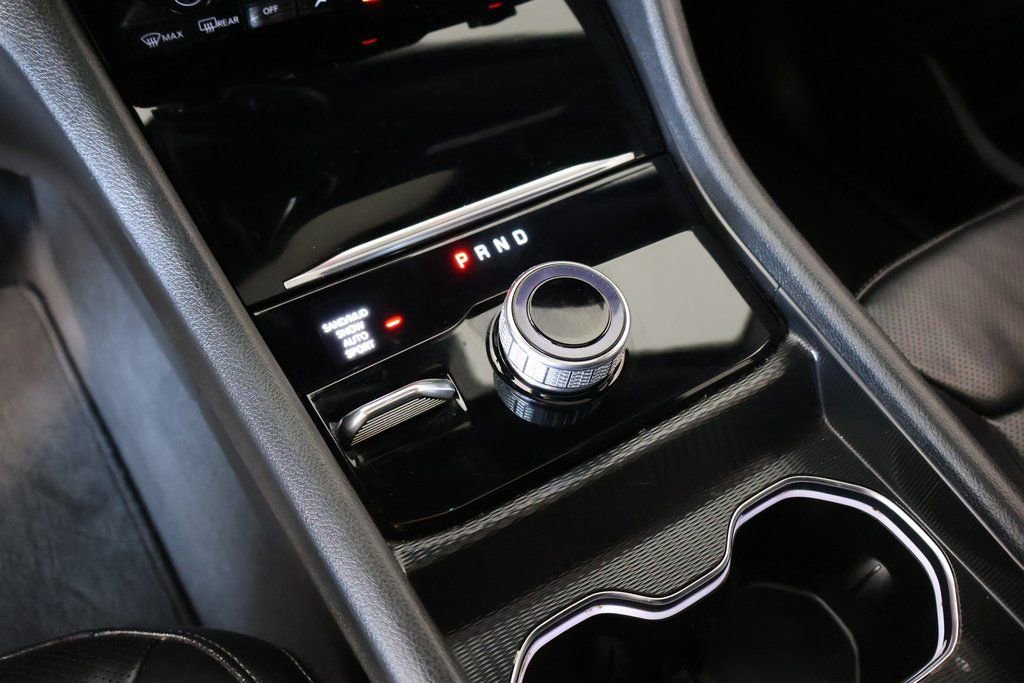 Used 2024 Jeep Grand Cherokee L Limited w/ Luxury Tech Group II image 9