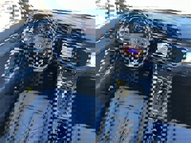 Used 2020 Audi Q3 2.0T Premium w/ Convenience Package image 15