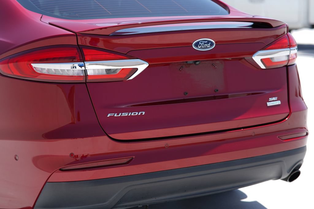 Used 2019 Ford Fusion SE w/ Equipment Group 151A FWD image 5