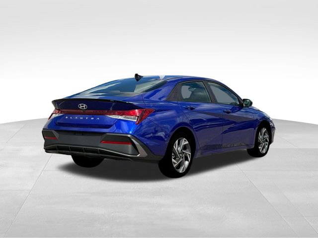 New 2025 Hyundai Elantra Sport image 7