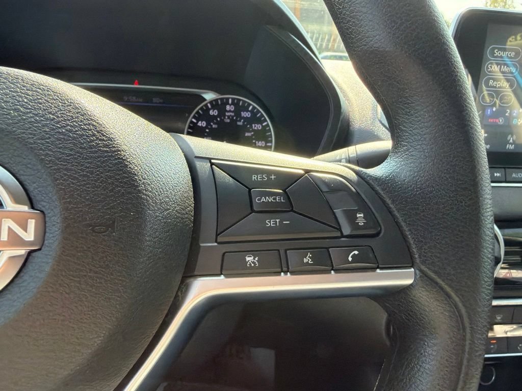 Used 2025 Nissan Sentra SV FWD image 19
