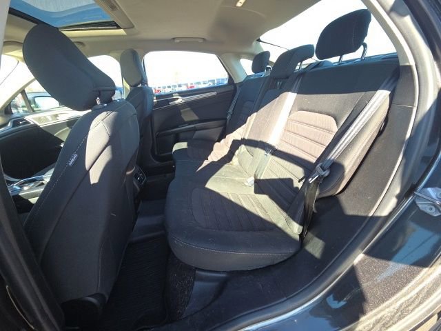 Used 2020 Ford Fusion SE image 15