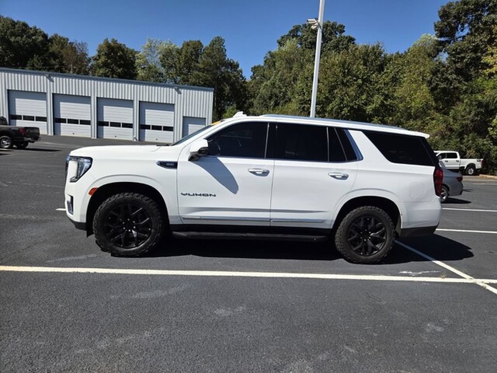 Used 2022 GMC Yukon SLT w/ SLT Luxury Package AWD/4WD image 2