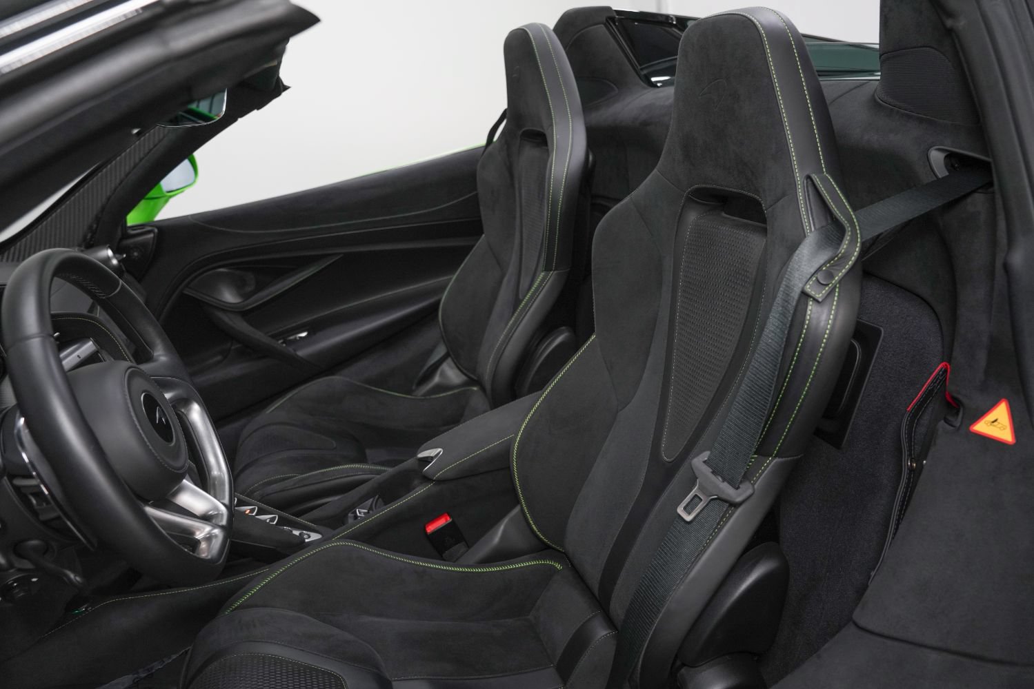 Used 2024 McLaren 750S Spider RWD image 38