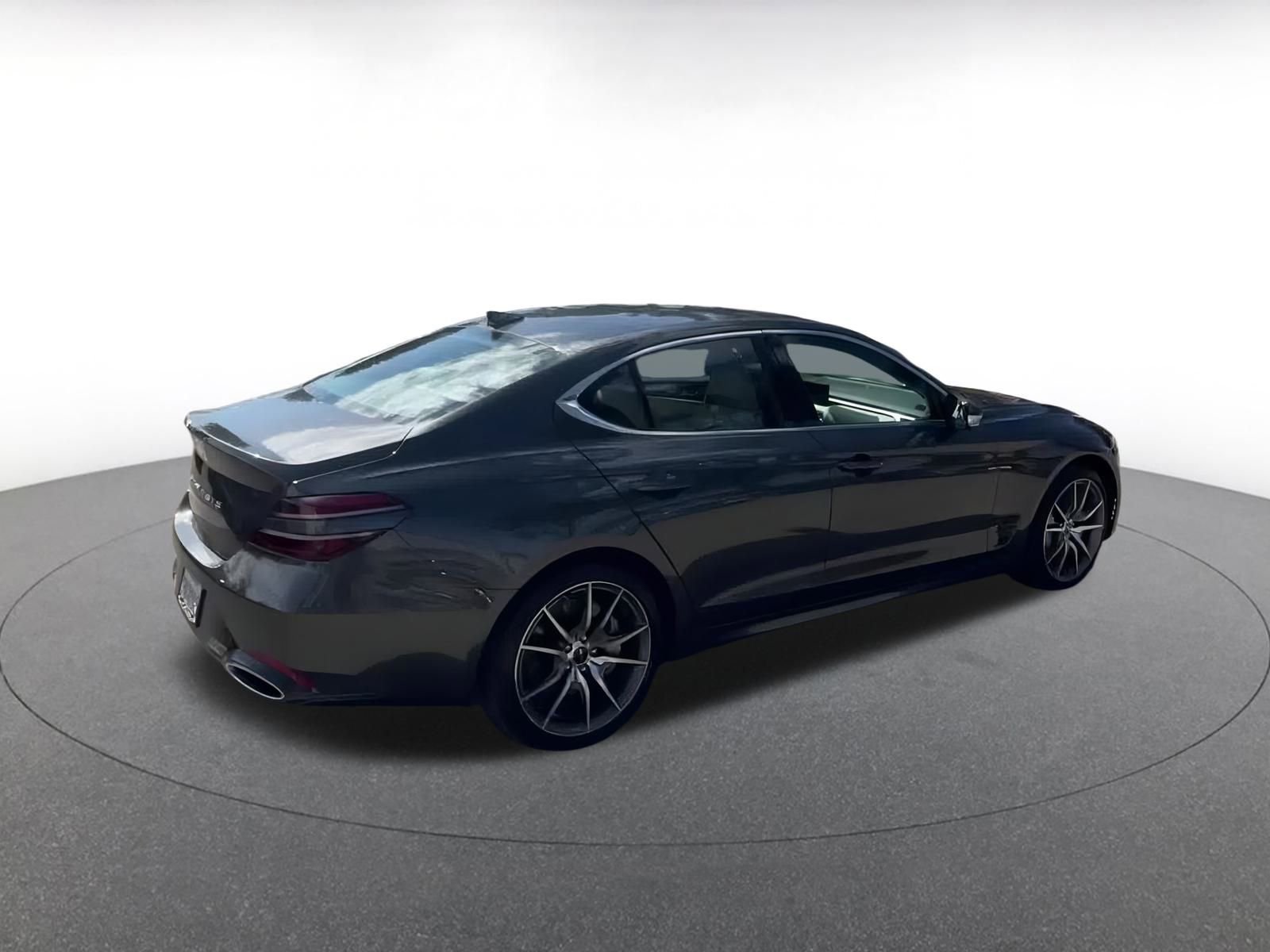 Used 2025 Genesis G70 2.5T image 14