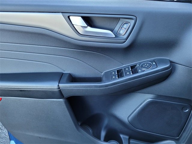 Used 2023 Ford Escape SE w/ Class II Trailer Tow Package image 22