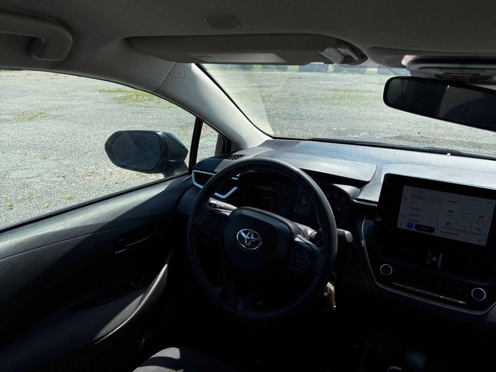 Used 2025 Toyota Corolla LE FWD image 29