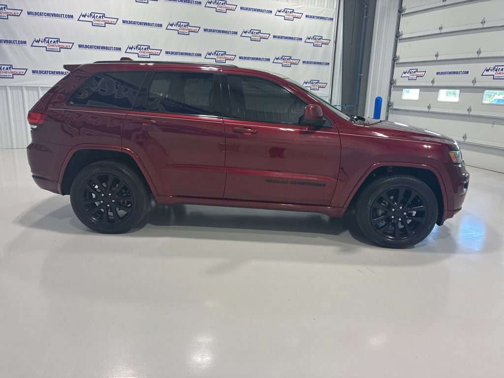 Used 2018 Jeep Grand Cherokee Altitude AWD/4WD image 8
