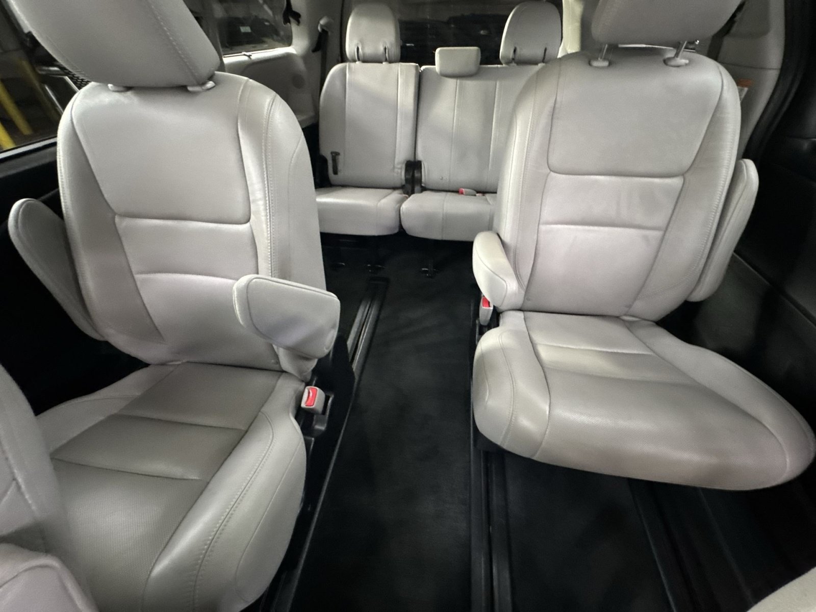 Used 2017 Toyota Sienna Limited Premium AWD/4WD image 15