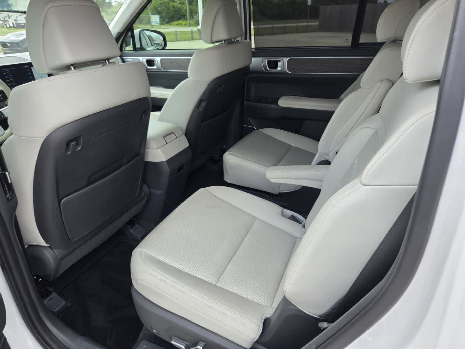 Used 2024 Hyundai Santa Fe Calligraphy FWD image 14